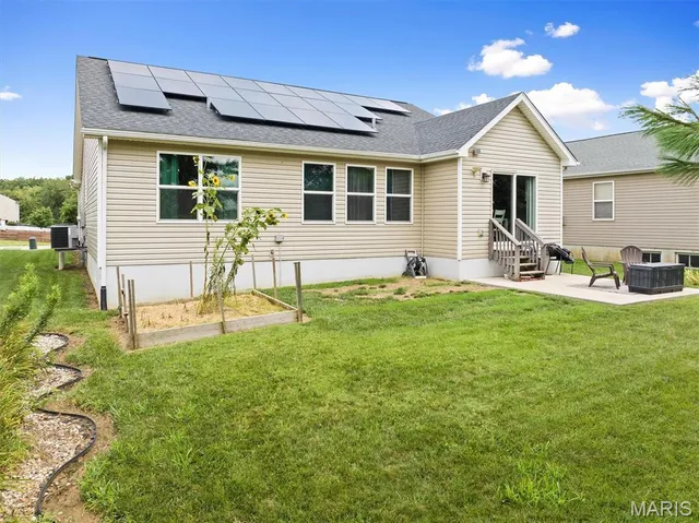 $279,000 | 1003 Koenig Drive, Godfrey, IL 62035