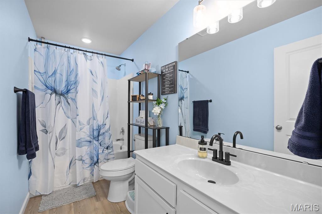 1003 Koenig Drive Godfrey, IL 62035 - Photo 7 of 32