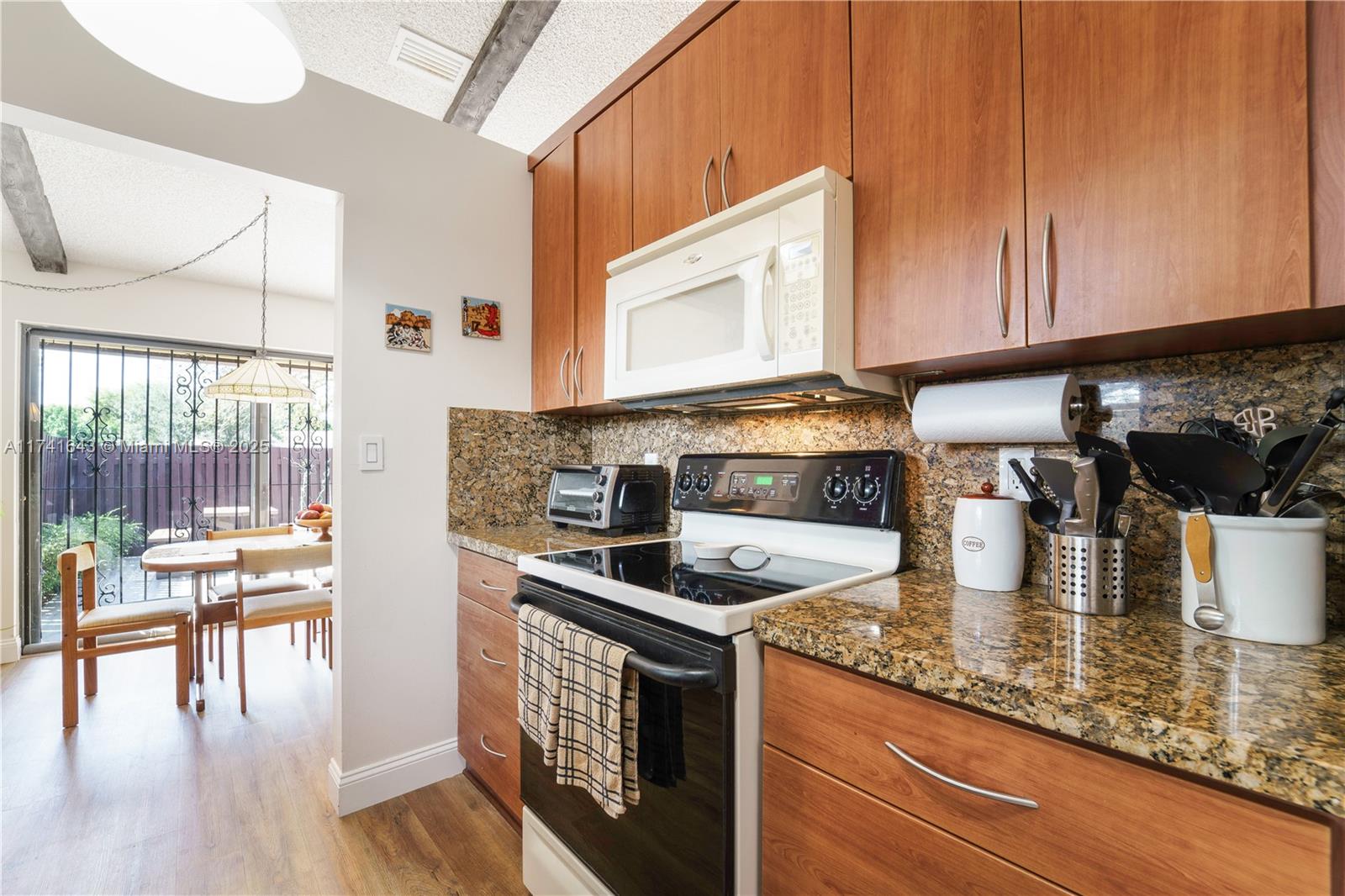 11356 Southwest 116th Terrace Road Miami, FL 33176 - Photo 12 of 26 Gallery Image 12