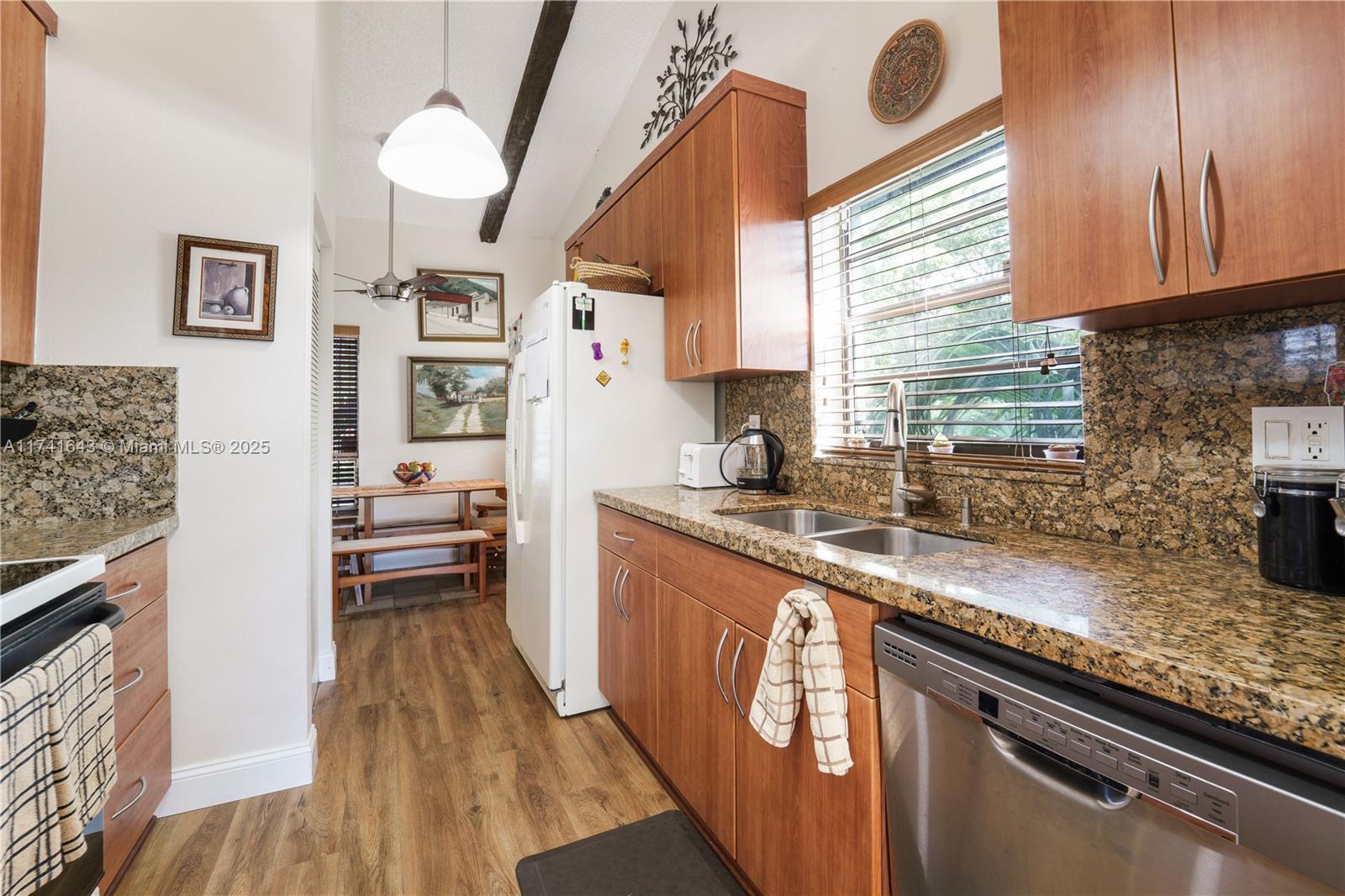 11356 Southwest 116th Terrace Road Miami, FL 33176 - Photo 15 of 26 Gallery Image 15