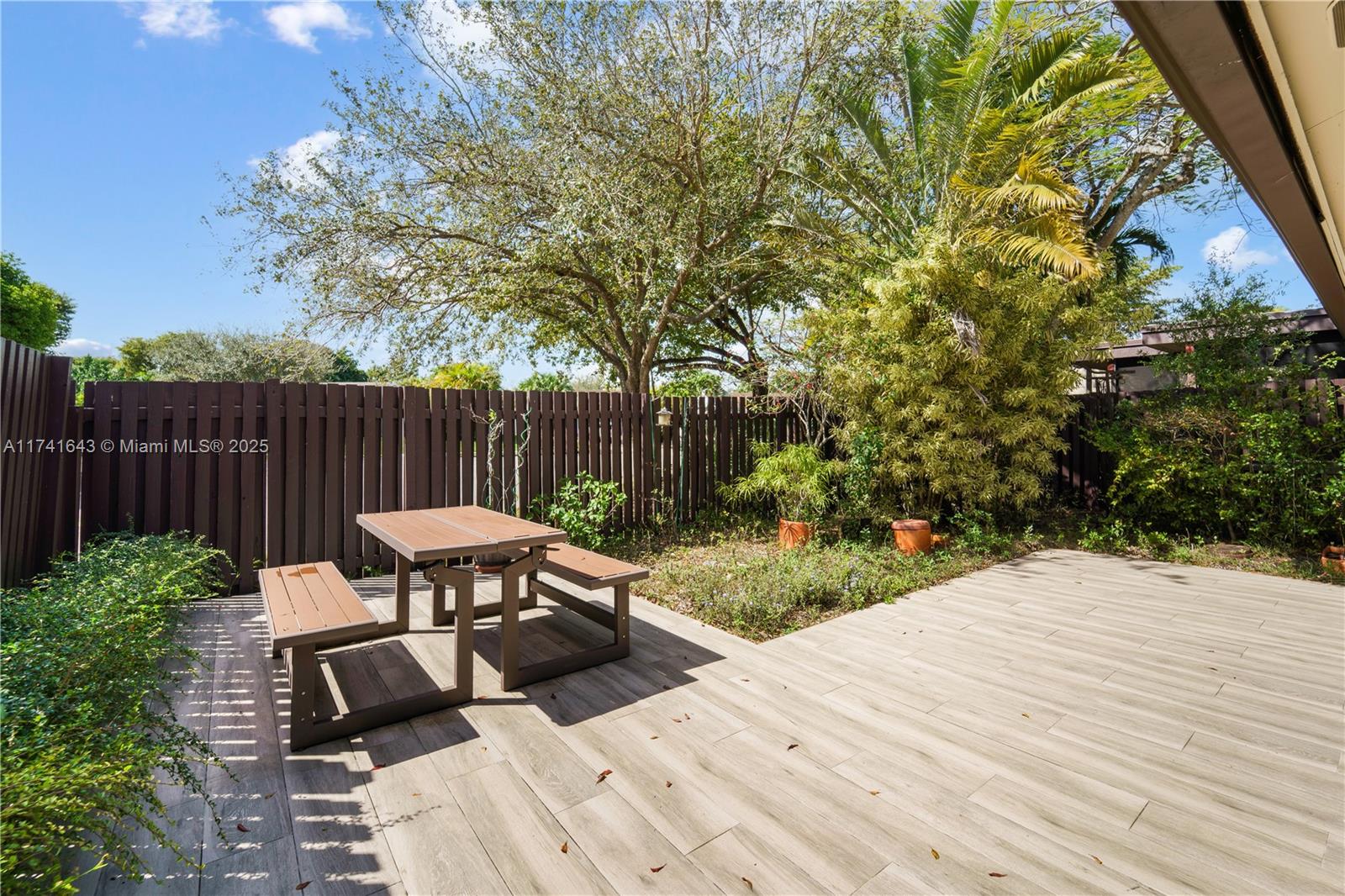 11356 Southwest 116th Terrace Road Miami, FL 33176 - Photo 8 of 26 Gallery Image 8