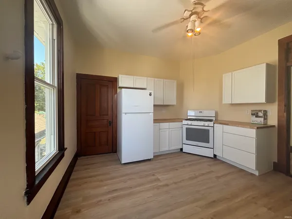 $215,000 | 504 Casselberry Avenue, Evansville, IN 47712