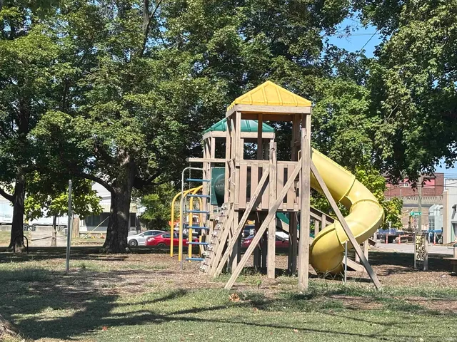 $240,000 | 504 Casselberry Avenue, Evansville, IN 47712