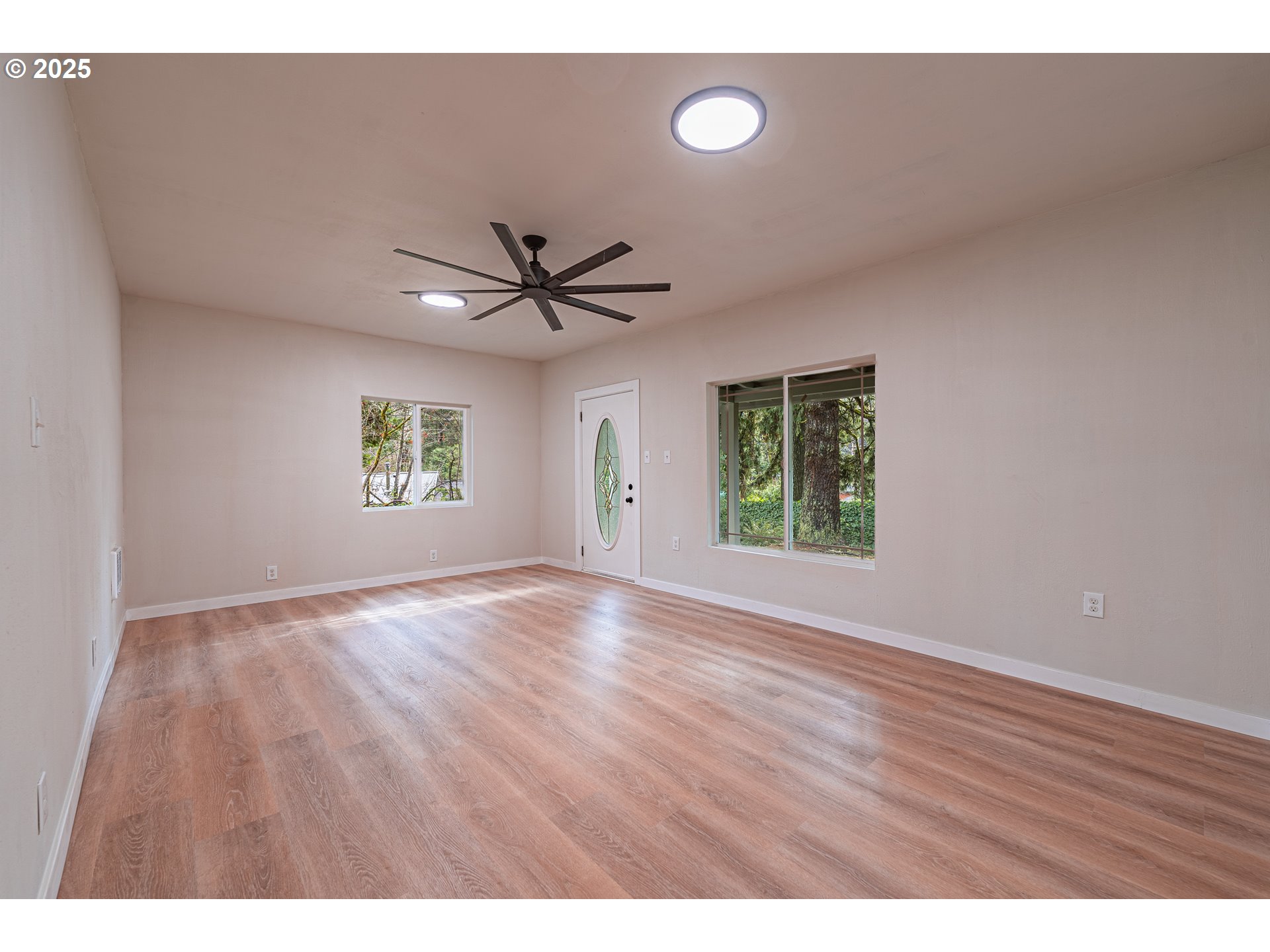 90885 Angels Flight Road Walterville, OR 97489 - Photo 4 of 30 Gallery Image 4