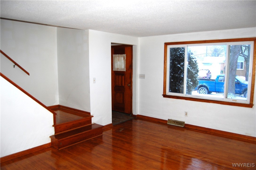 69 Sable Palm Drive Cheektowaga, NY 14043 - Photo 4 of 14