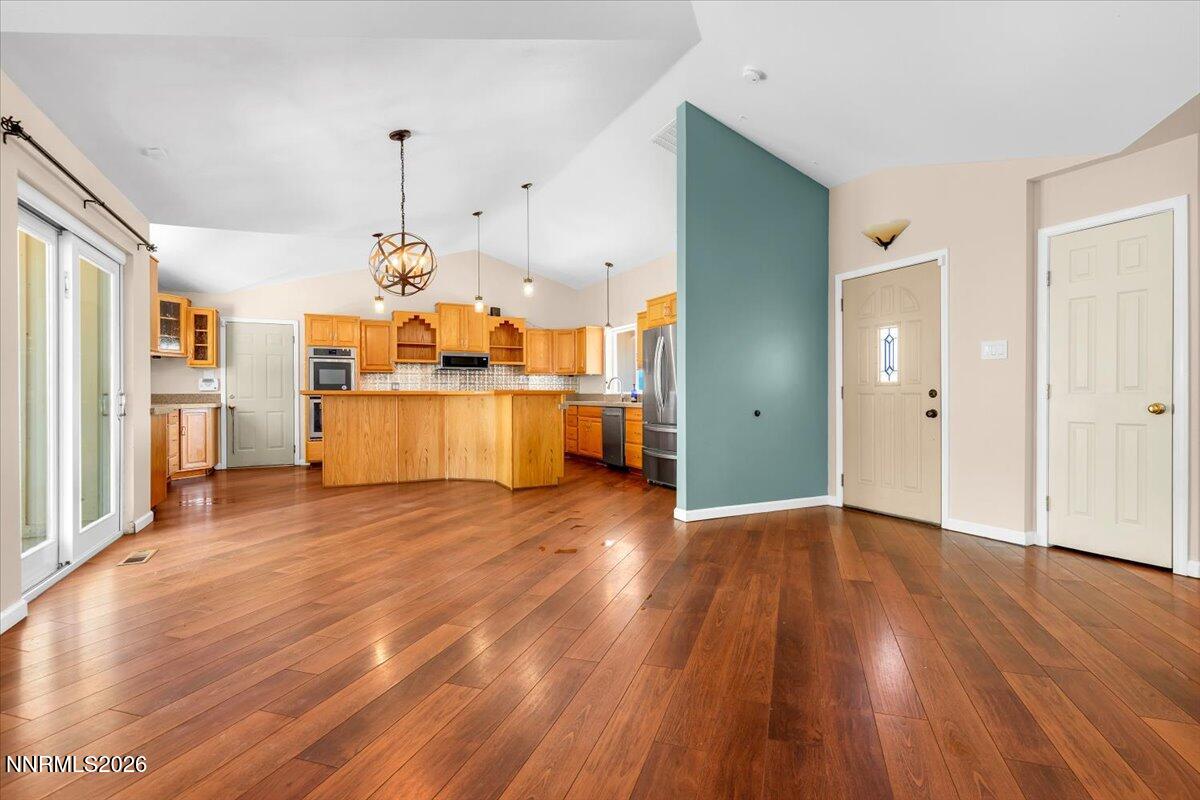 905 Thoroughbred Circle Reno, NV 89508 - Photo 11 of 71 Living Room