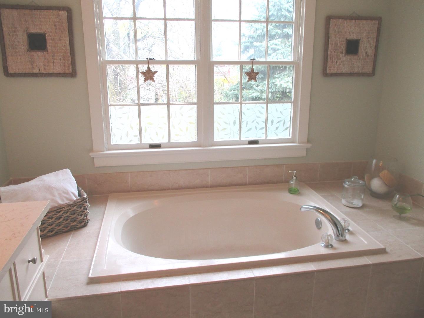 395 Eagle Road Newtown, PA 18940 - Photo 13 of 25 Gallery Image 13