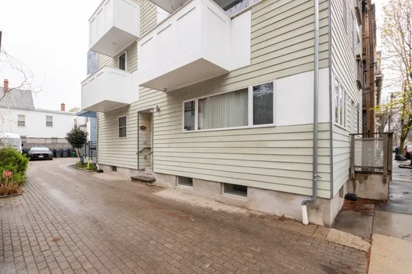 $4,400 | 224-226 Hurley Street, Unit 1, Cambridge, MA 02141