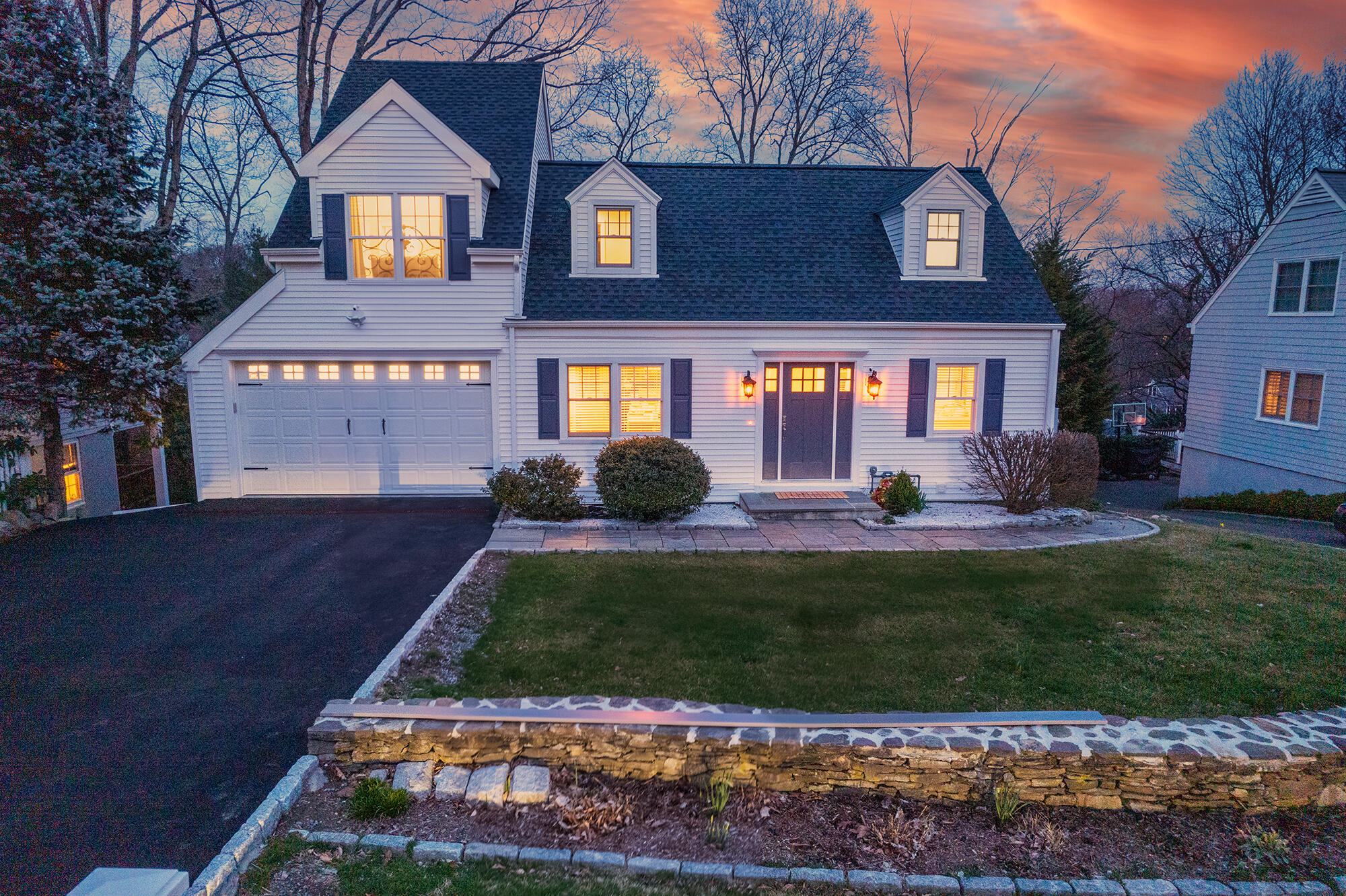 47 Hilton Street Darien, CT 06820 - Photo 1 of 34 Front of House