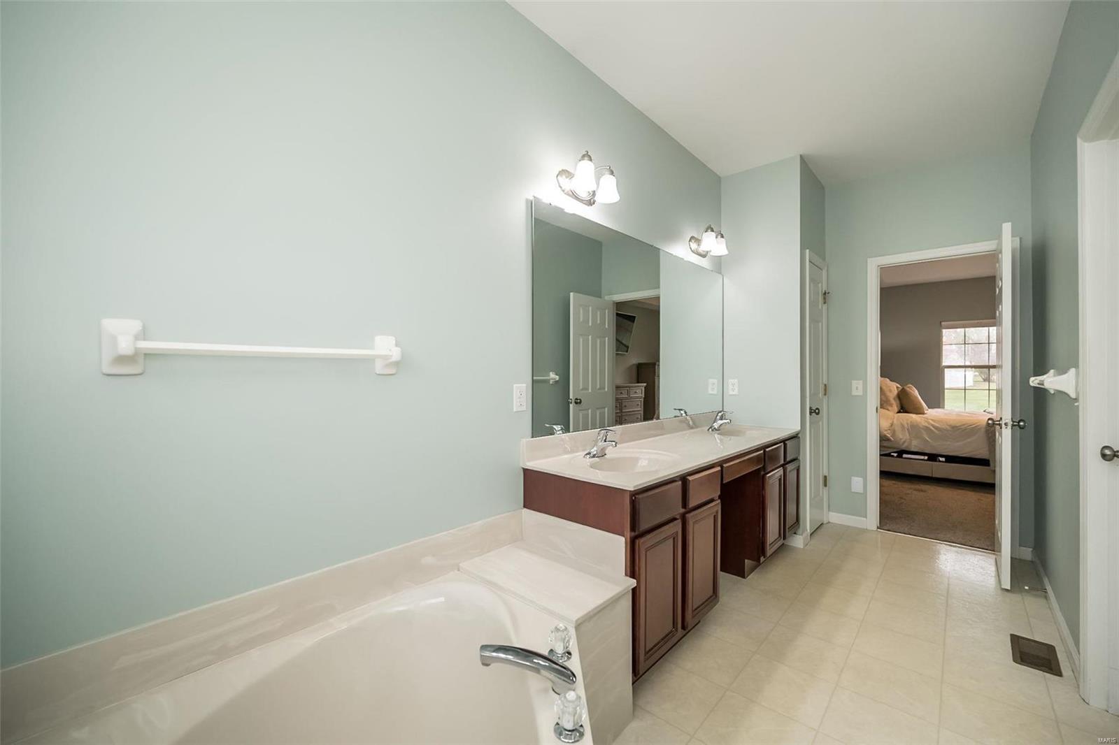930 Sill Ridge Dr. O'Fallon, MO 63368 - Photo 32 of 62 Gallery Image 32