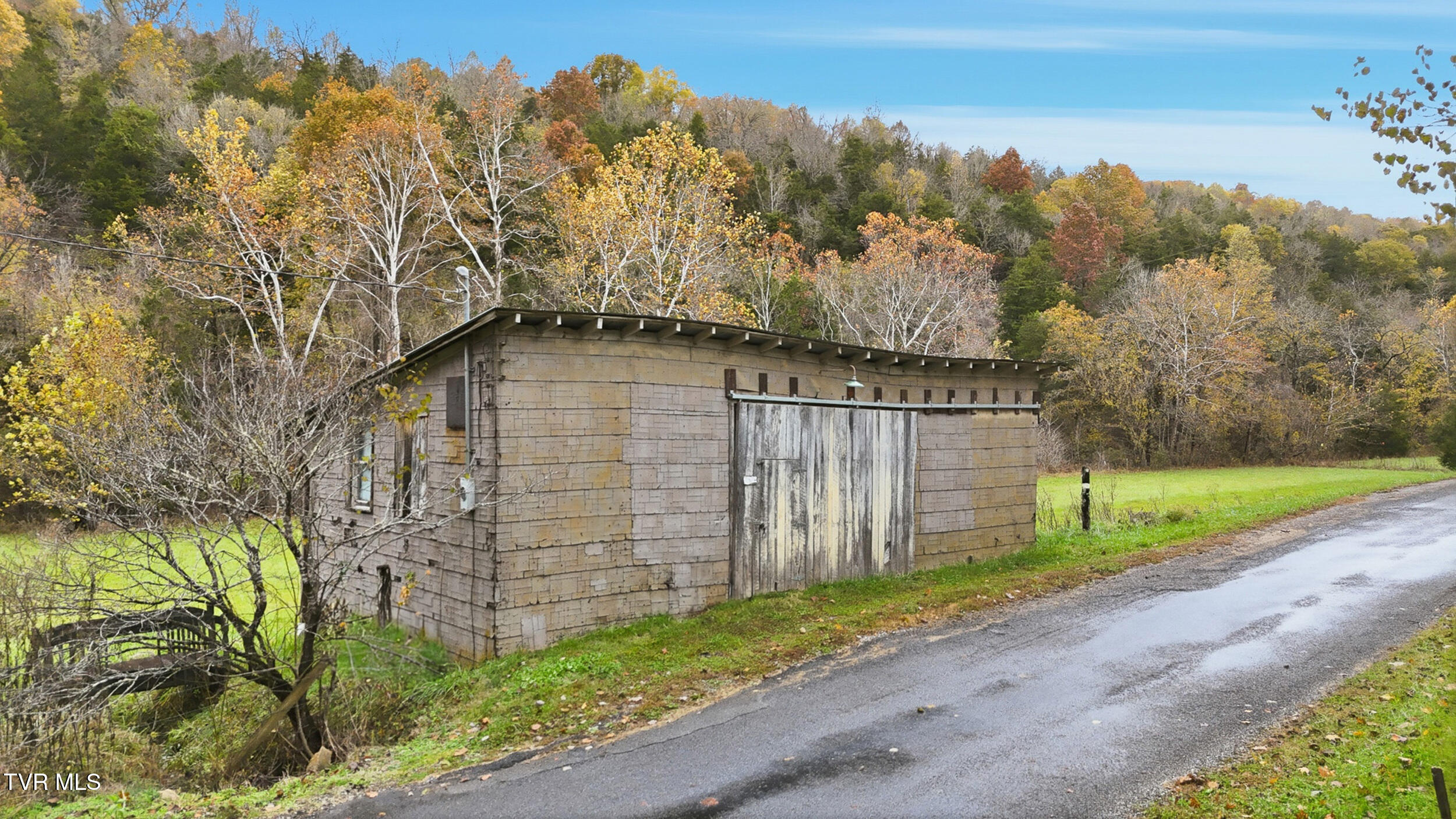5367 Clinch Mountain Road Eidson, TN 37731 - Photo 3 of 22 dji_20251030141510_0509_d