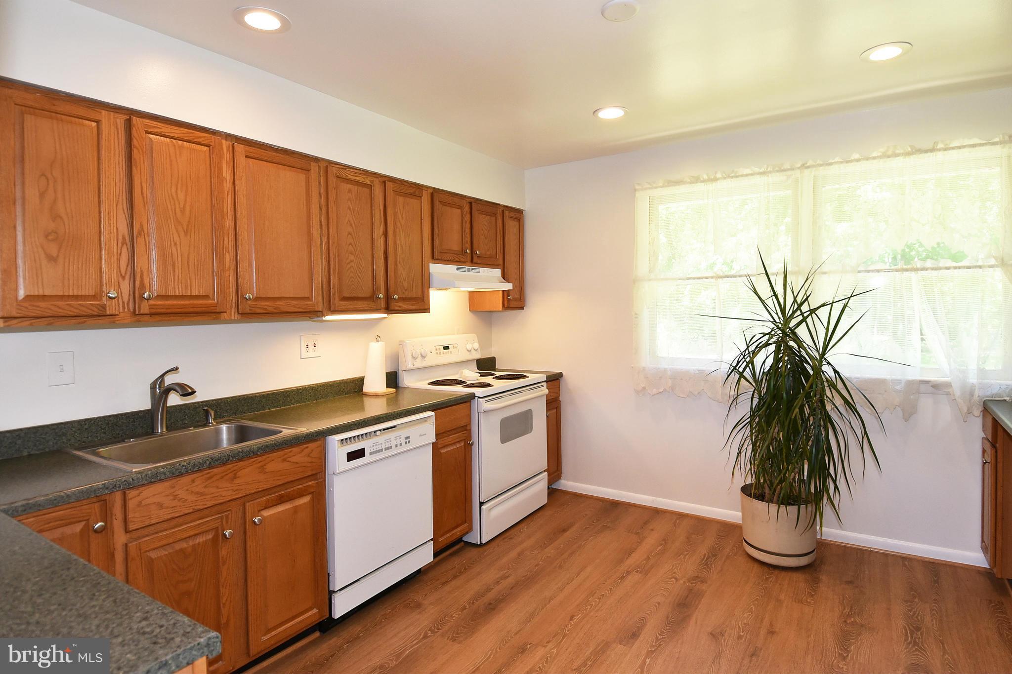 15901 Accolawn Road Accokeek, MD 20607 - Photo 17 of 29 Kitchen