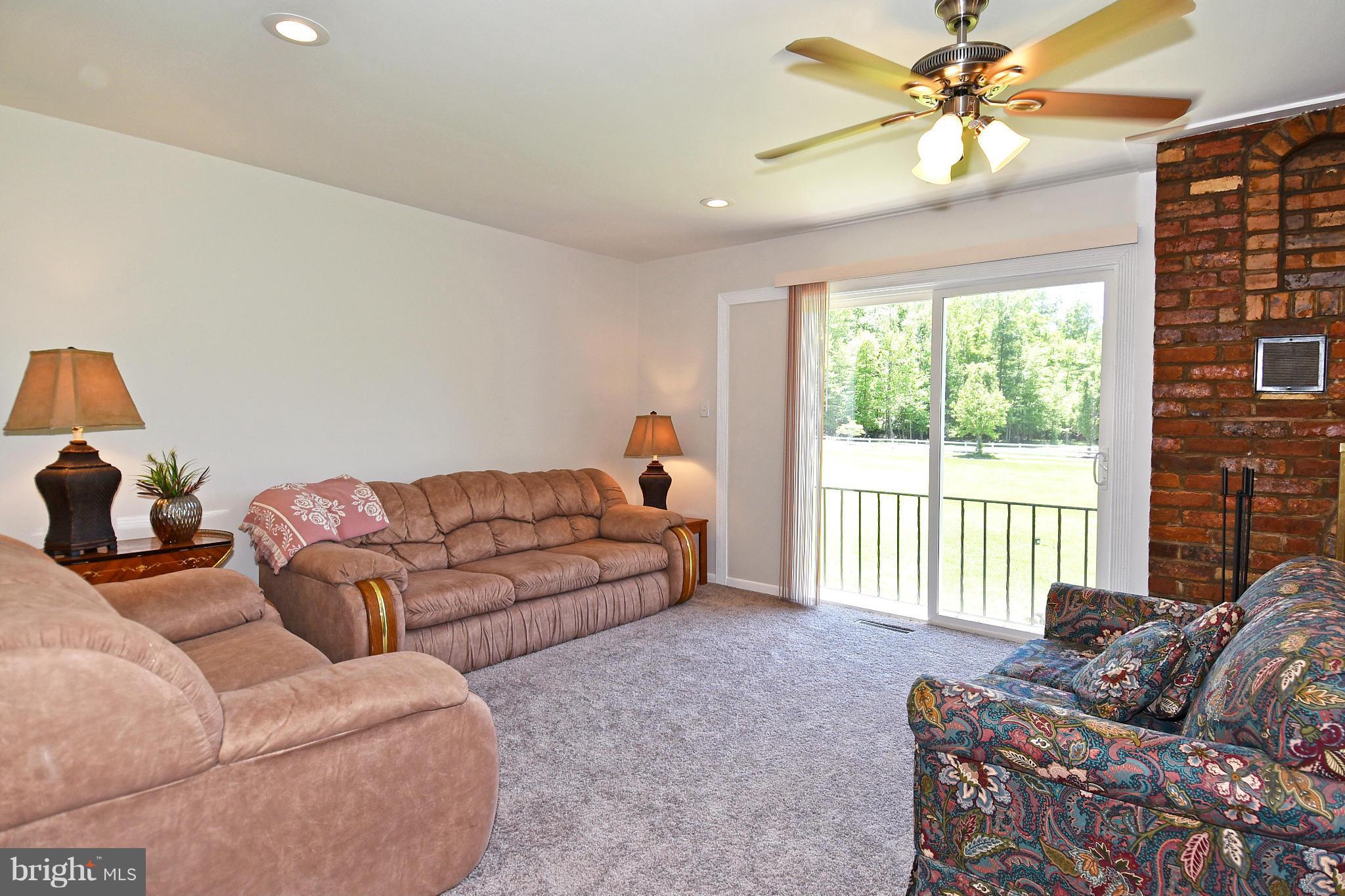 15901 Accolawn Road Accokeek, MD 20607 - Photo 21 of 29 Family Room