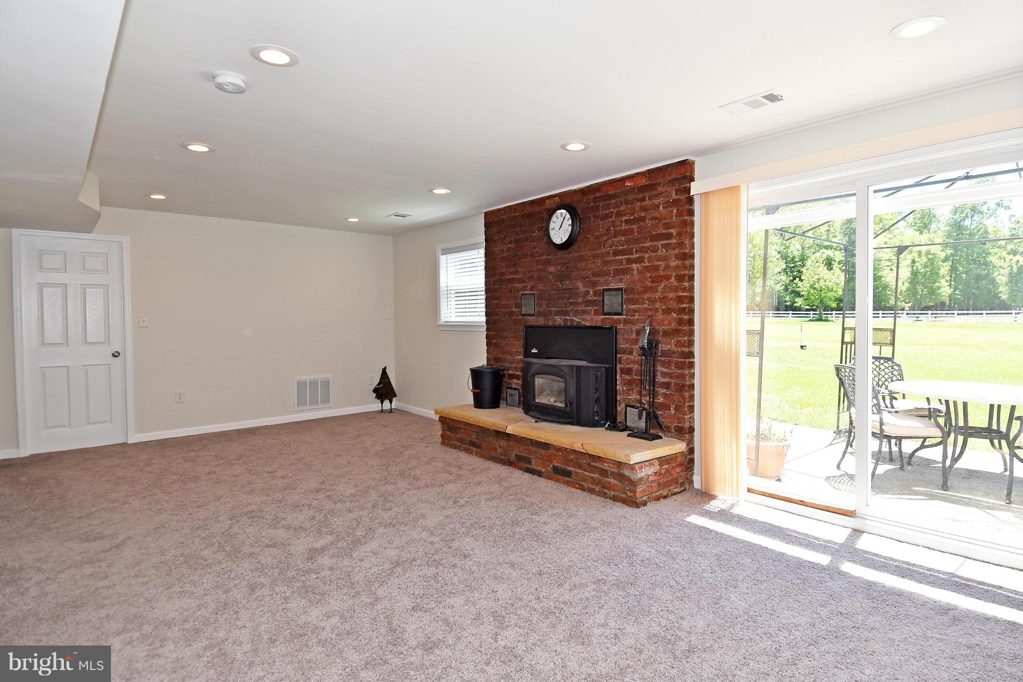 15901 Accolawn Road Accokeek, MD 20607 - Photo 23 of 29 Family Room