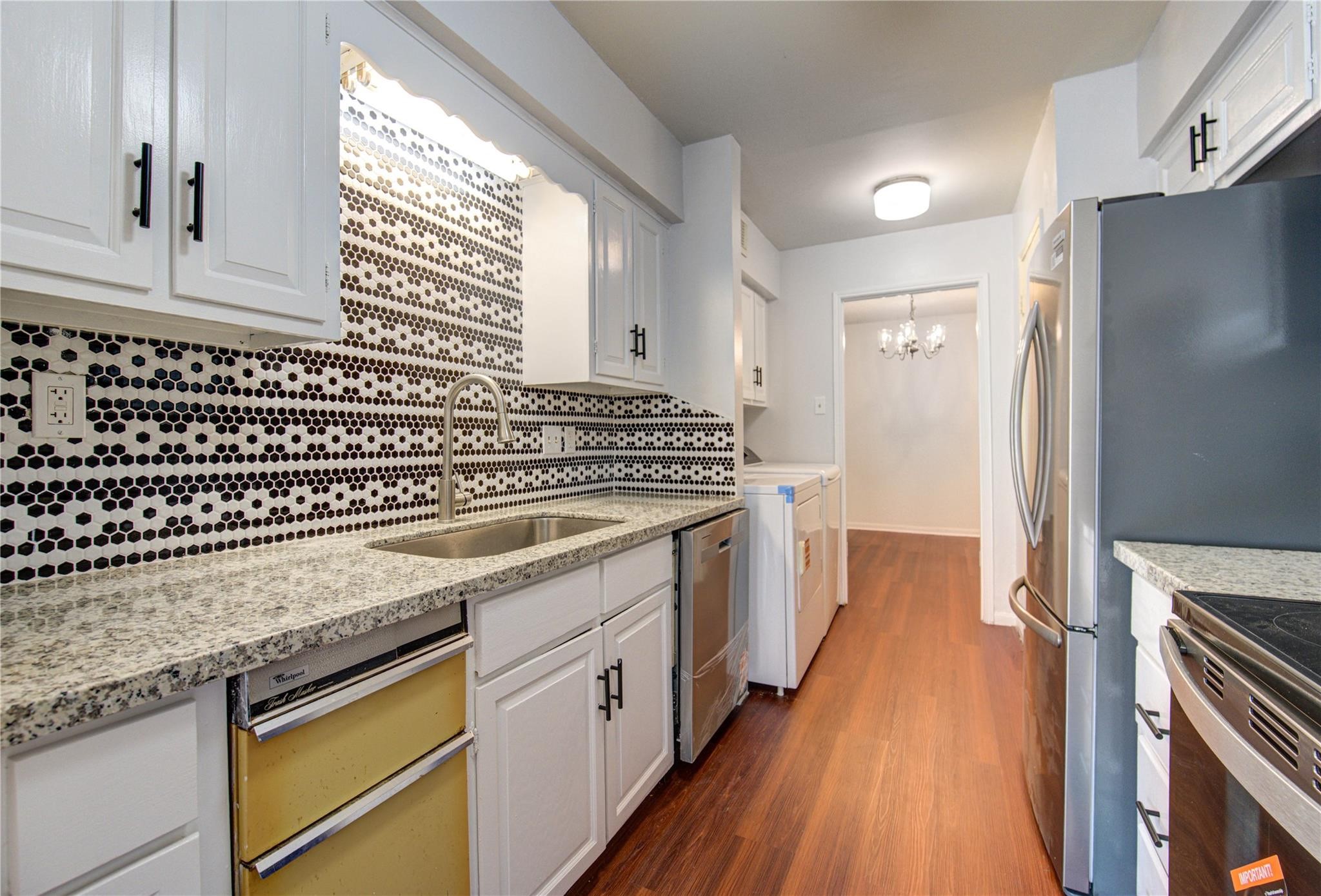 14407 Still Meadow Drive Houston, TX 77079 - Photo 4 of 35