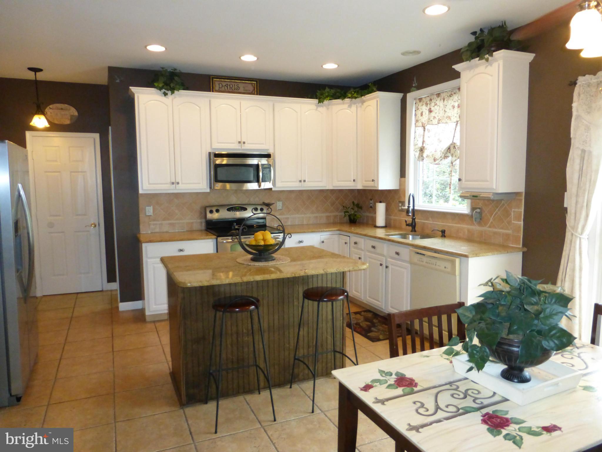 706 Longbow Road Mount Airy, MD 21771 - Photo 5 of 26 Kitchen