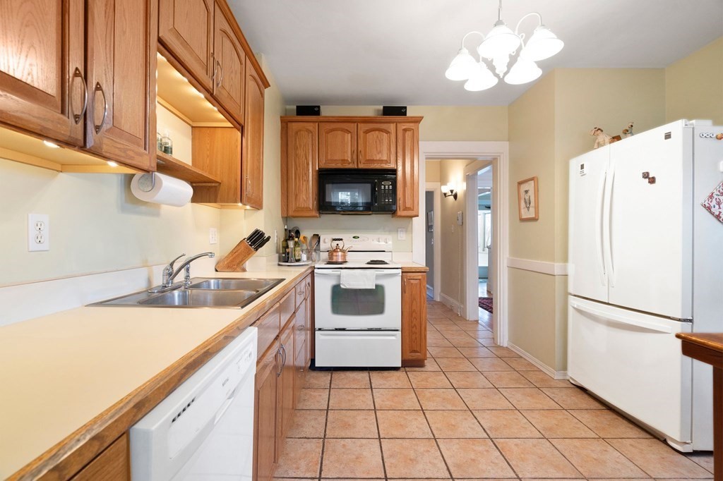 30 Symmes Road, Unit 30 Winchester, MA 01890 - Photo 18 of 42 Gallery Image 18