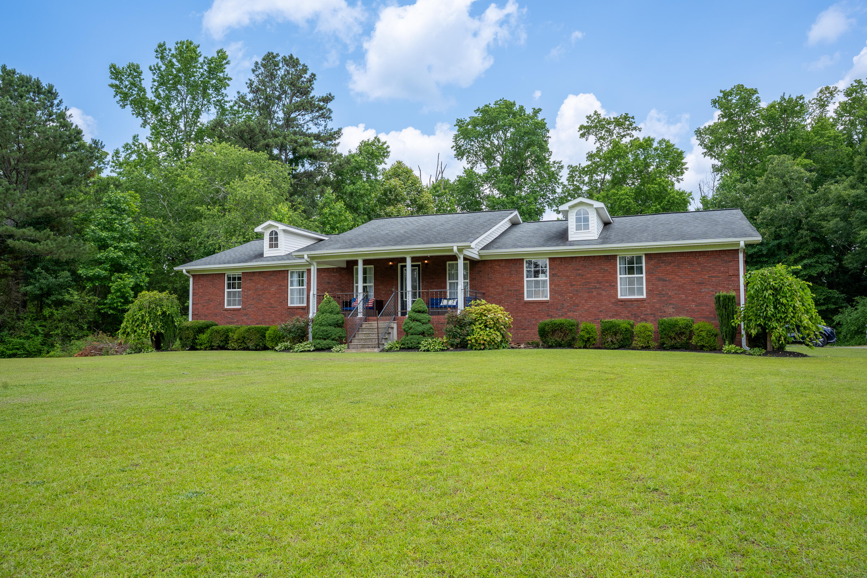 208 Burgess Ave Southwest