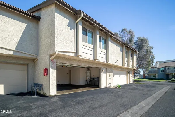 $3,795 | 3221 Harbor Boulevard, Oxnard, CA 93035