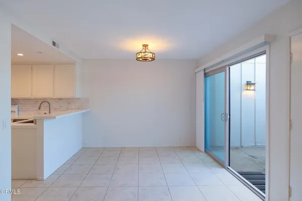 $3,795 | 3221 Harbor Boulevard, Oxnard, CA 93035