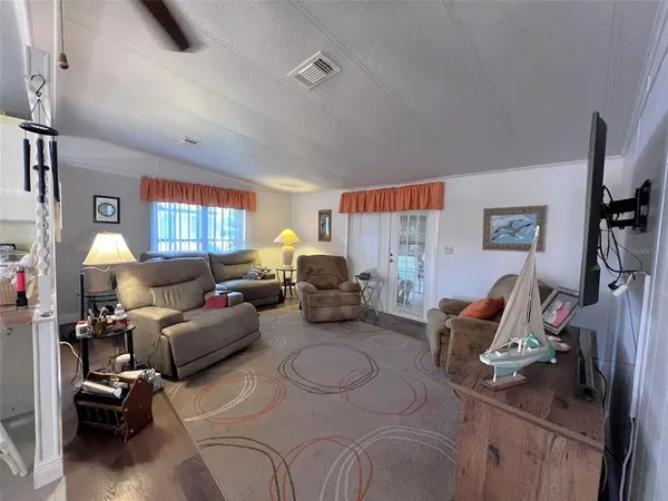 $165,000 | 2055 South Floral Avenue, Unit 296, Bartow, FL 33830