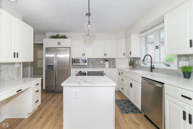 $619,900 | 8429 Catamaran Drive, Indianapolis, IN 46236