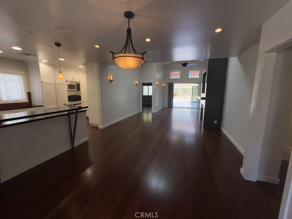 2746 North Kenneth Road Burbank, CA 91504 - Photo 10 of 29