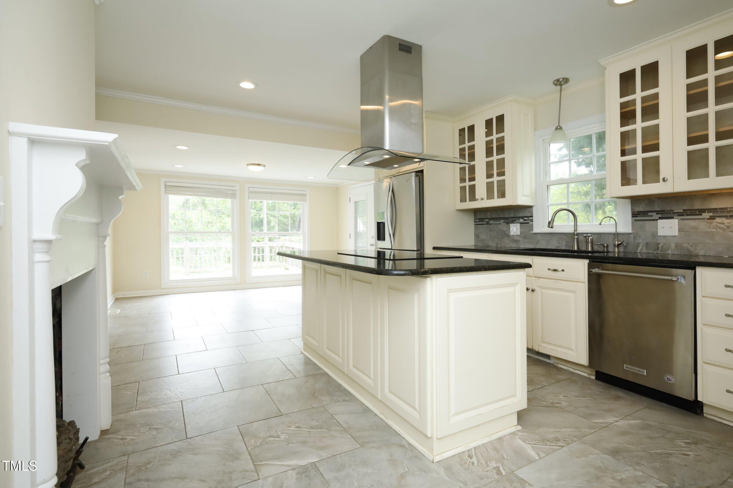 7129 Dexter Road Oxford, NC 27565 - Photo 30 of 85 26Kitchen