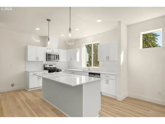 $514,950 | 18933 Southwest Hazelwood Lane, Unit L9, Beaverton, OR 97078