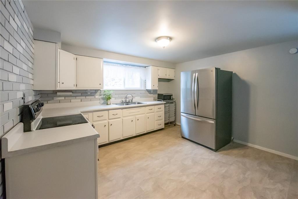 2267 Monroeville Road Monroeville, PA 15146 - Photo 10 of 24 Plenty of space in the kitchen for table & chairs!