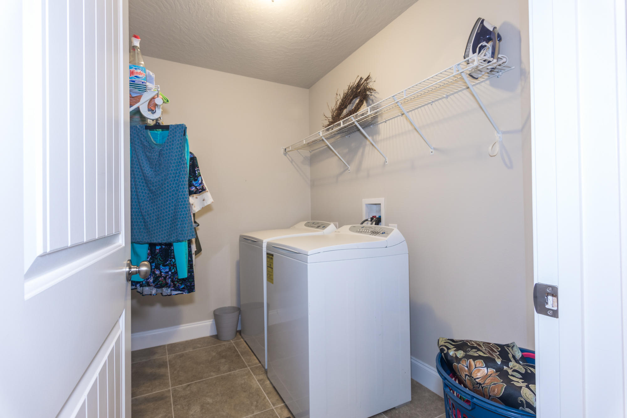 4675 Chanteuse Parkway Crestview, FL 32539 - Photo 32 of 35 a utility room with dryer and washer