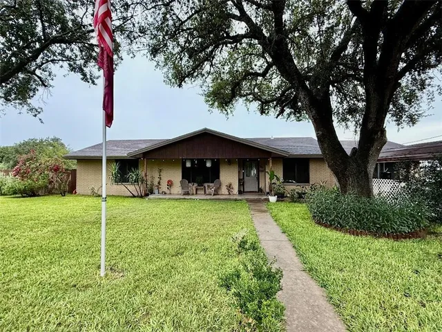 $215,000 | 327 Taylor, Falfurrias, TX 78355