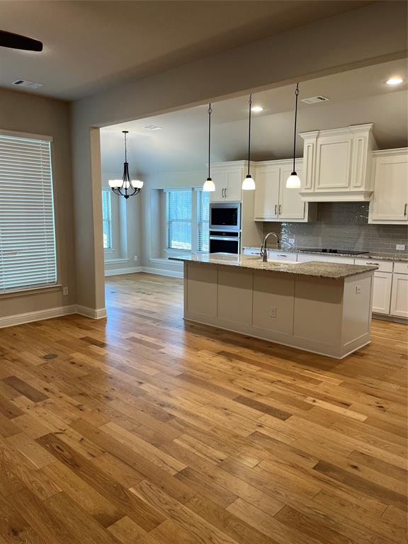 118 Jazlyn Road Keene, TX 76059 - Photo 5 of 23 KITCHEN