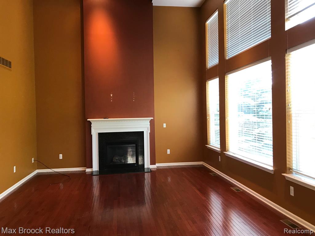 30389 Bradmore Road Warren, MI 48092 - Photo 3 of 22