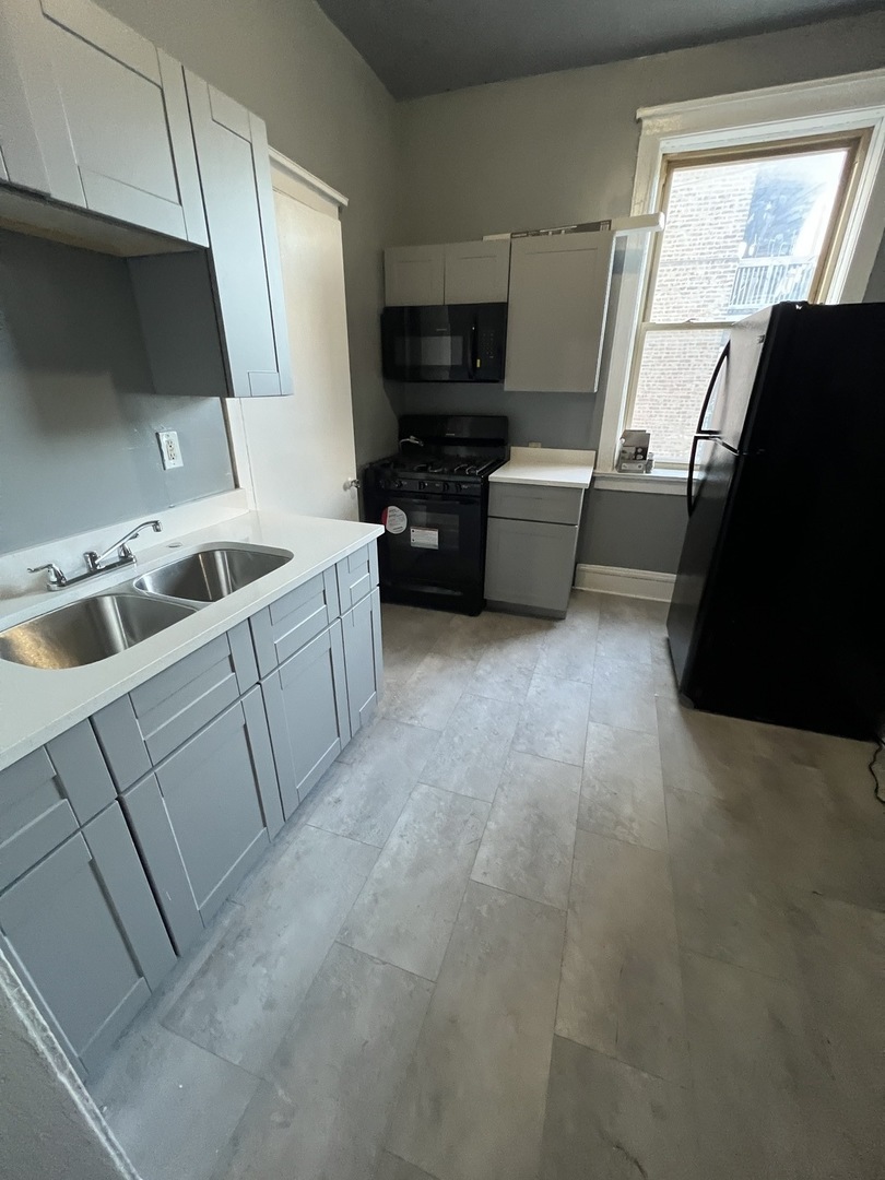 64 East 50th Street, Unit 1 Chicago, IL 60615 - Photo 2 of 5