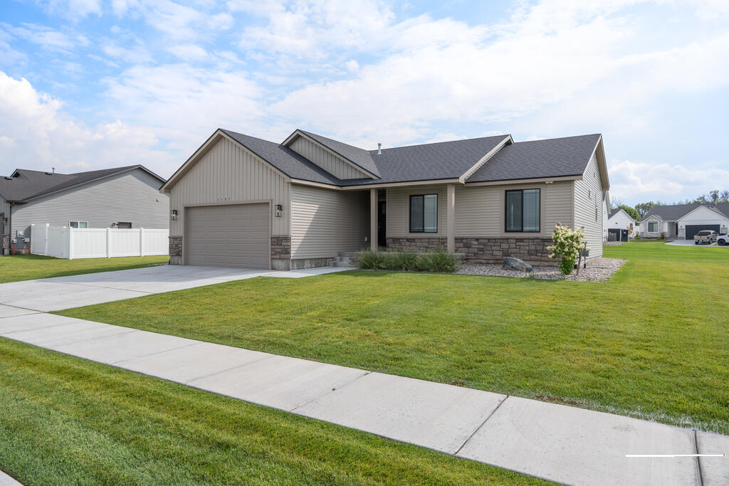 3187 Riata Lane Ammon, ID 83406 - Photo 2 of 46 Gallery Image 2