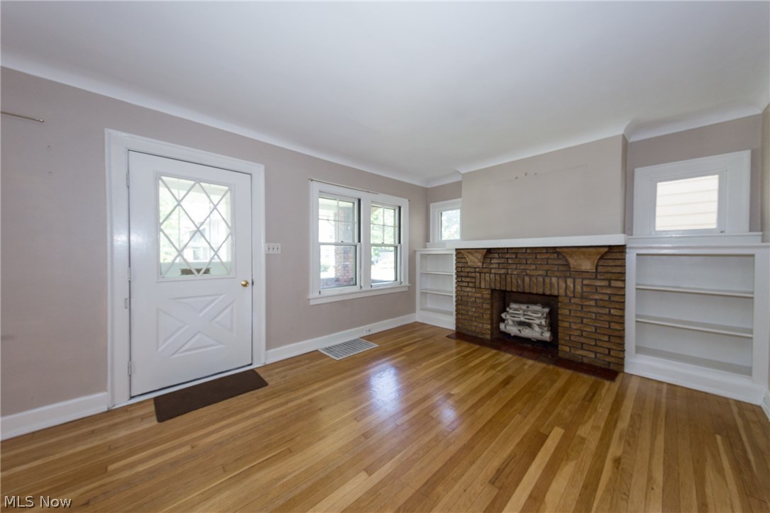 3022 Kensington Road Cleveland, OH 44118 - Photo 4 of 24