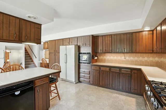 $565,900 | 1246 River Drive, Munster, IN 46321