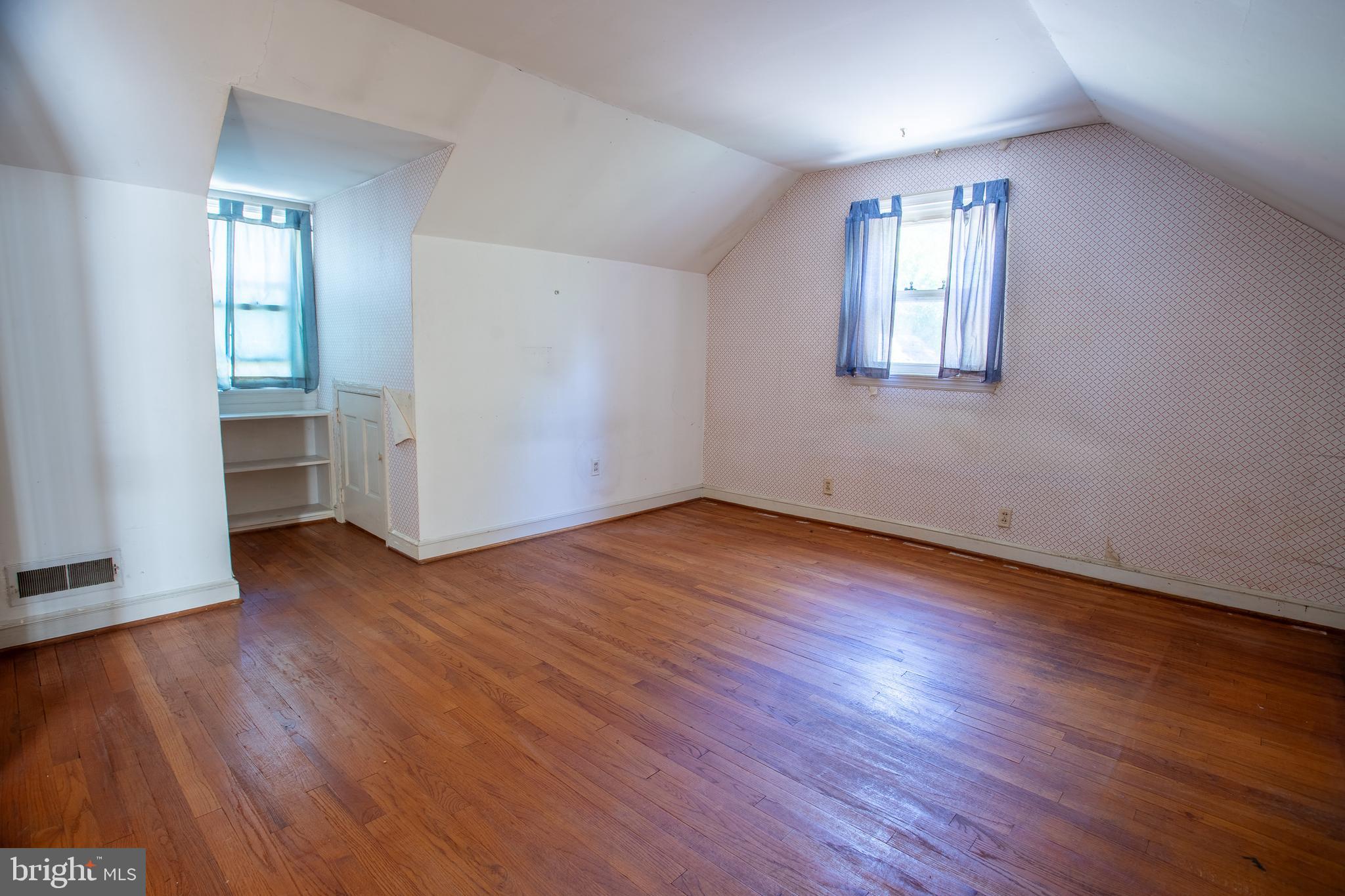 5600 Pollard Road Bethesda, MD 20816 - Photo 14 of 18 Upstairs Bedroom