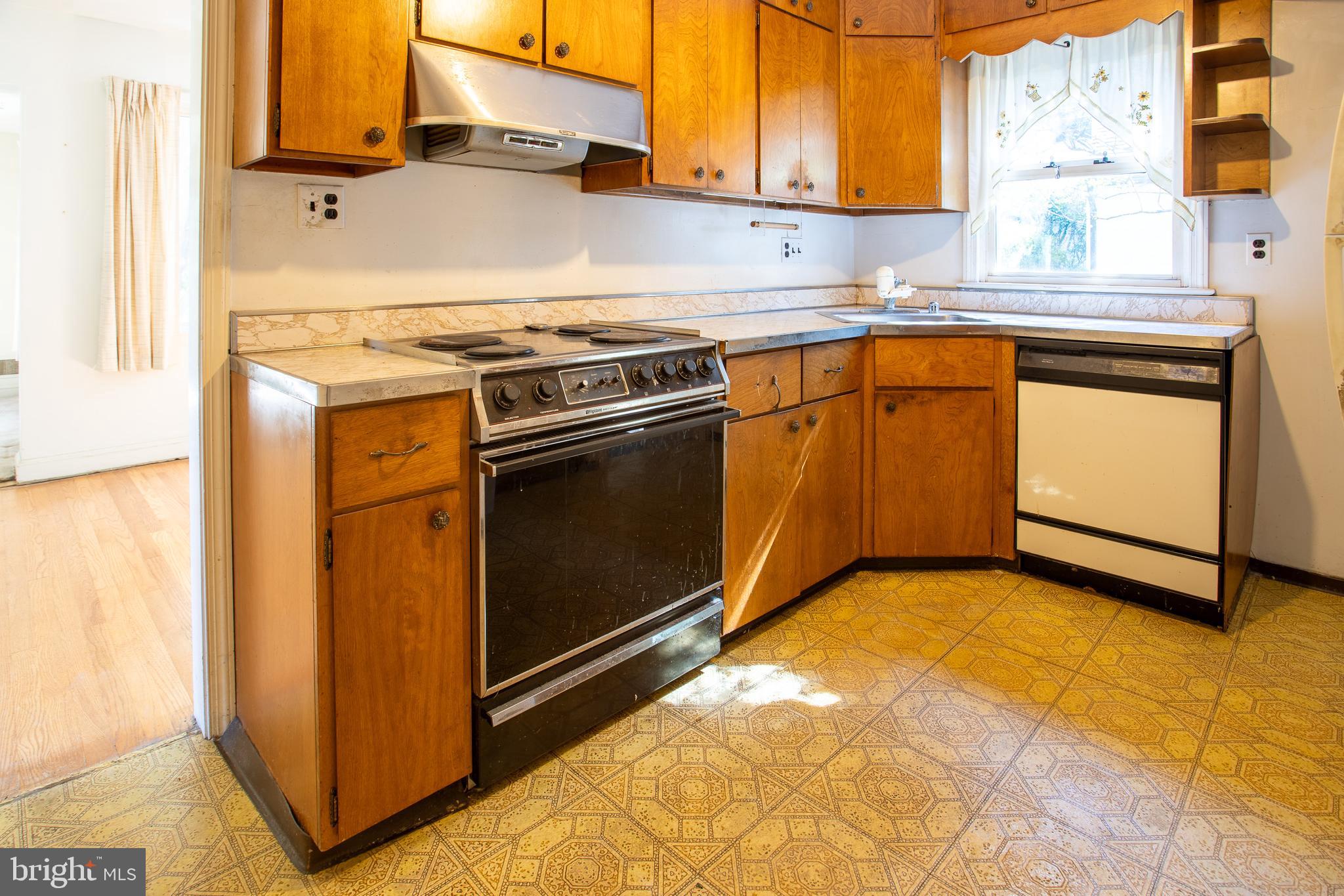 5600 Pollard Road Bethesda, MD 20816 - Photo 6 of 18 Kitchen