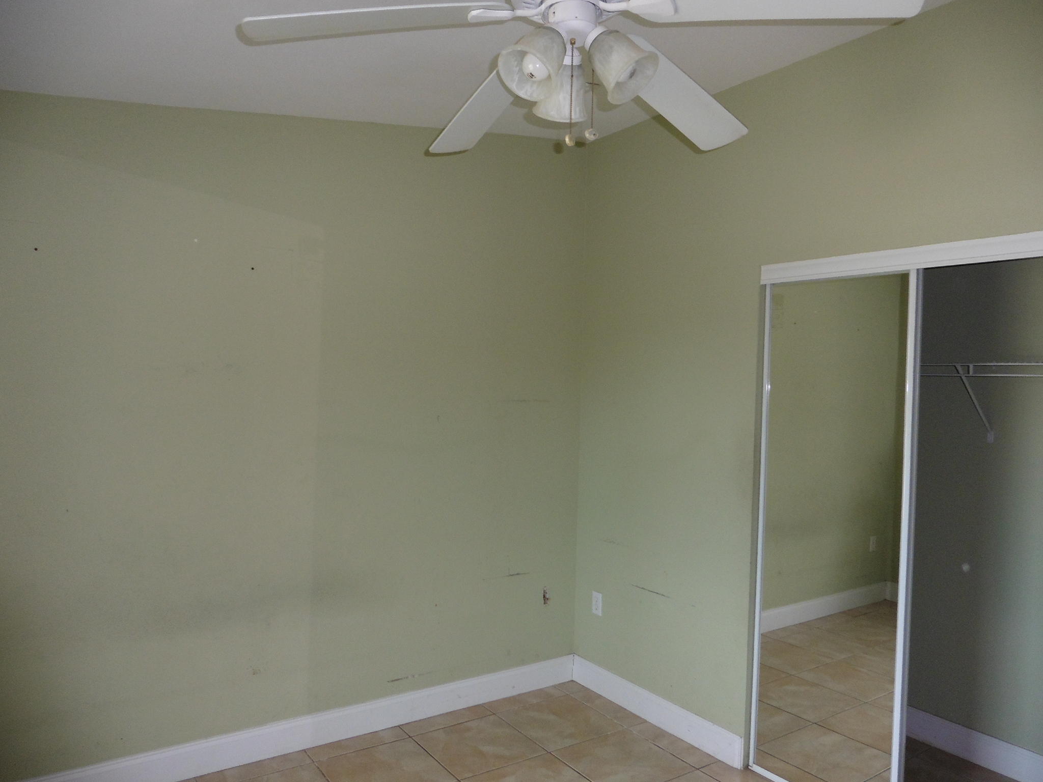 307 Vaca Road Key Largo, FL 33037 - Photo 14 of 20 Bed 3 closet