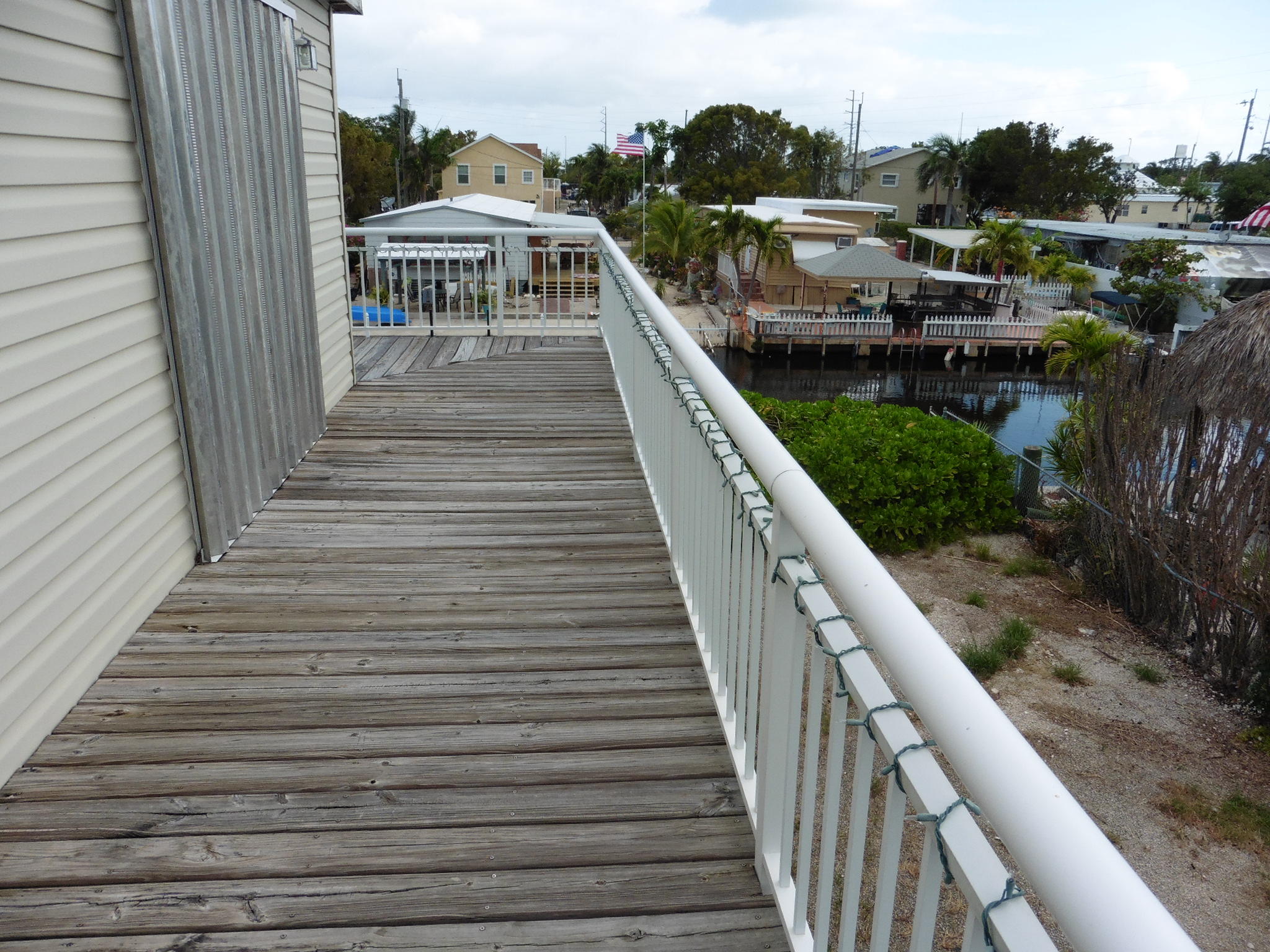 307 Vaca Road Key Largo, FL 33037 - Photo 4 of 20 Deck