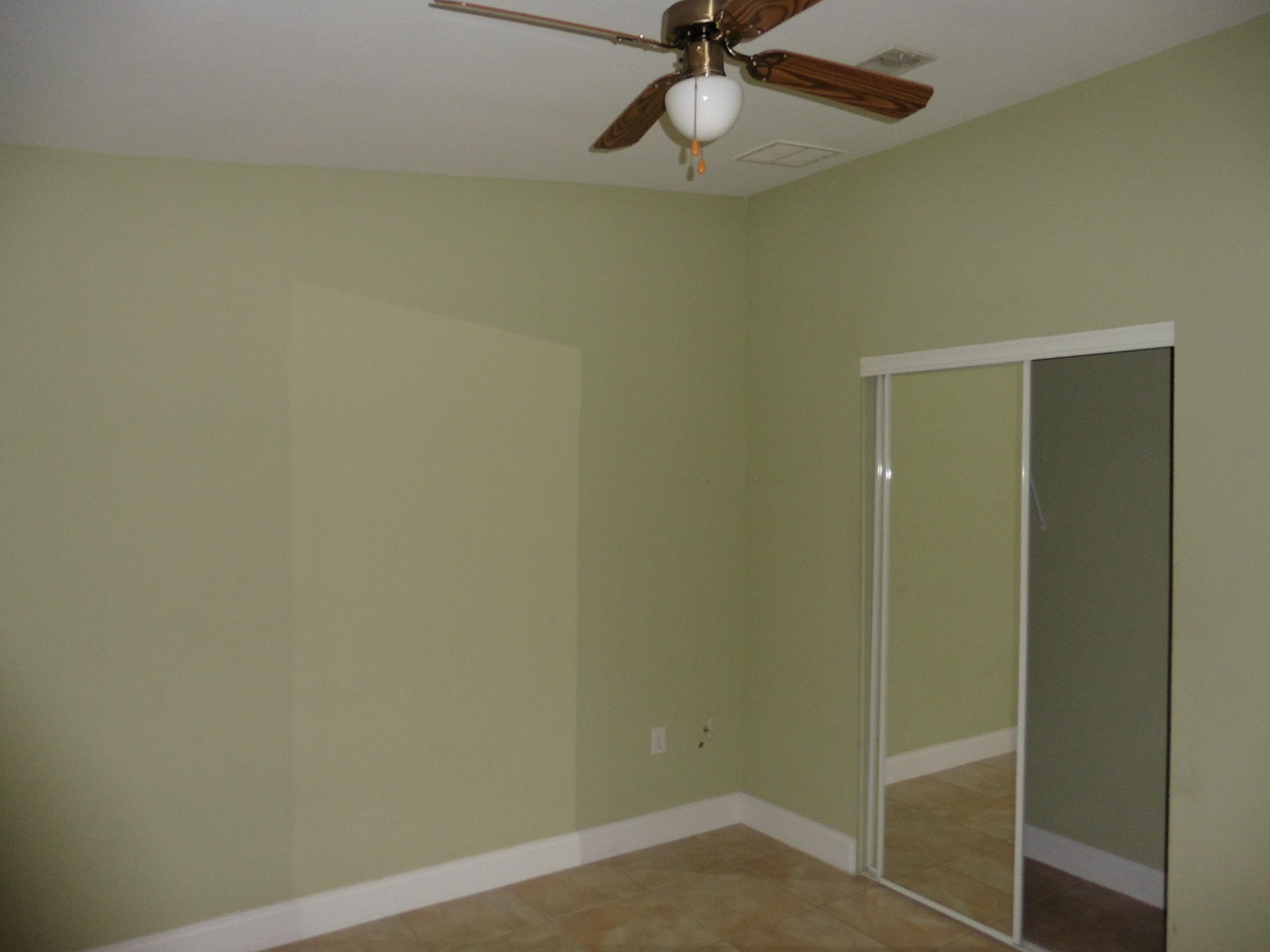 307 Vaca Road Key Largo, FL 33037 - Photo 10 of 20 Bed 2 closet