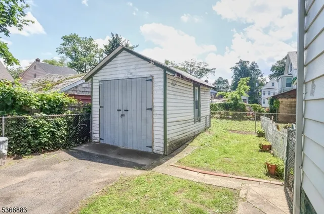 a view of backyard of house