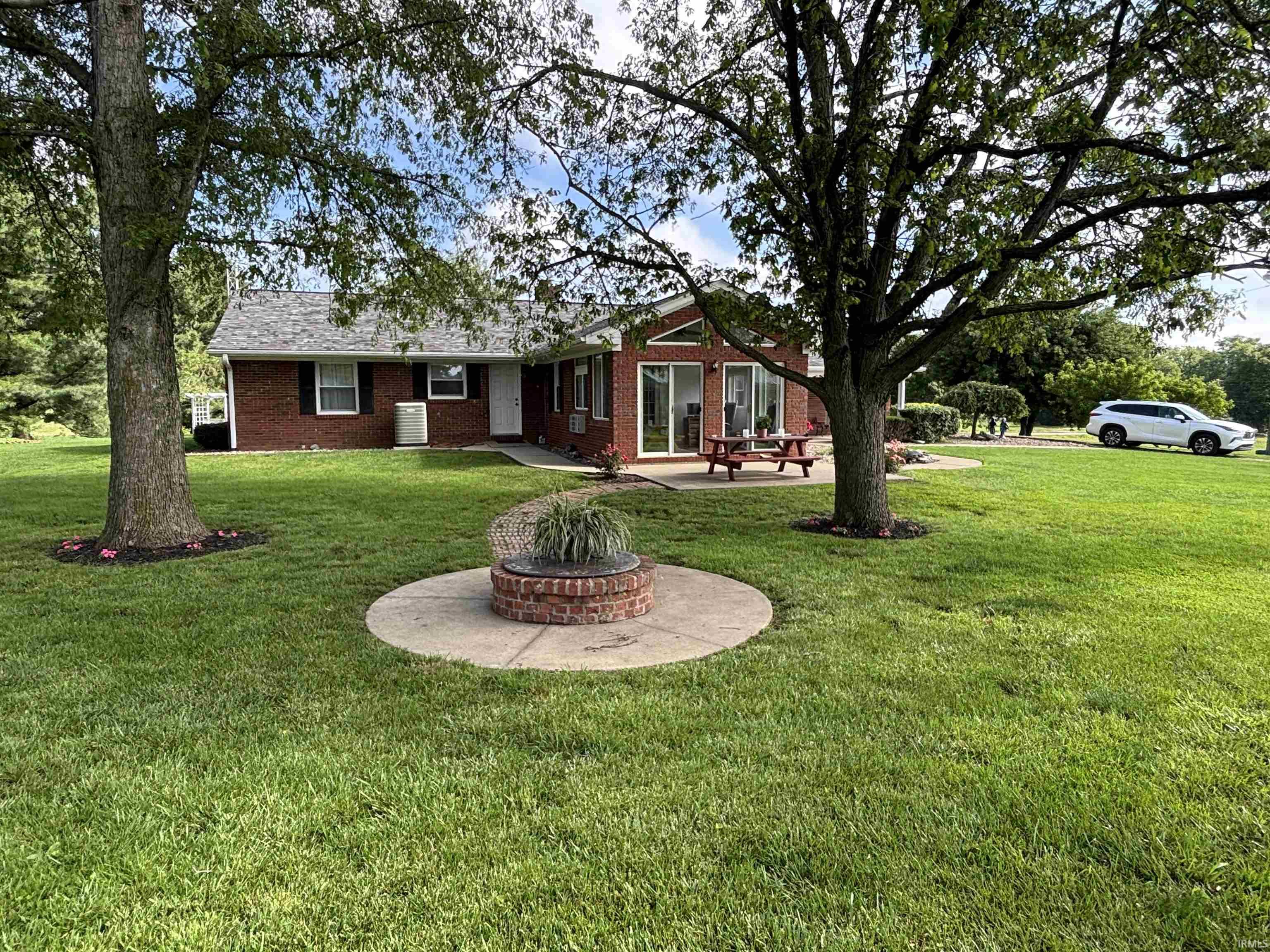 747 East Lewellen Road Salem, IN 47167 - Photo 6 of 36