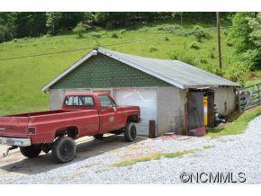 3339 Beaverdam Road Canton, NC 28716 - Photo 4 of 12