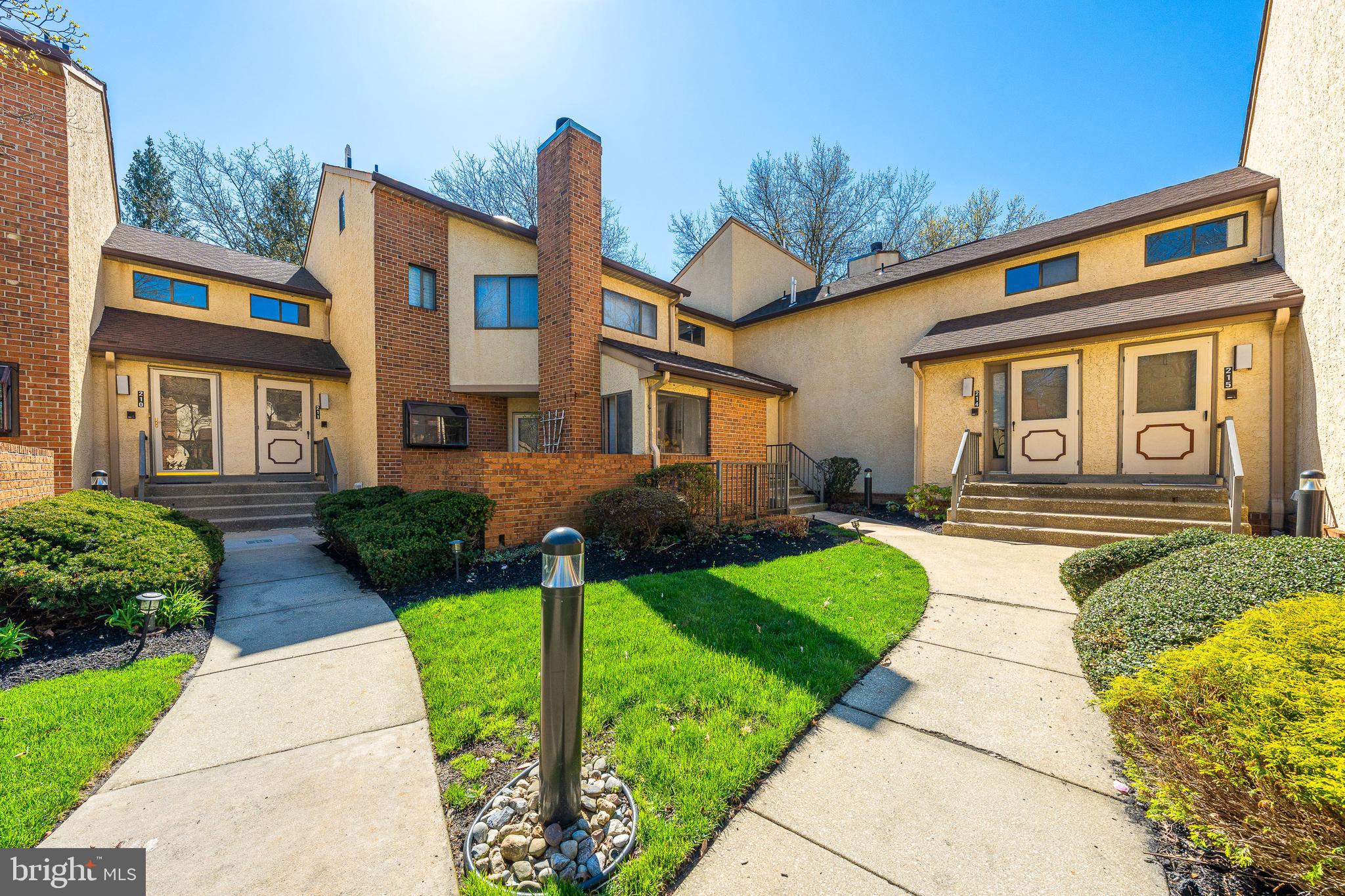 213 Augusta Circle Mount Laurel, NJ 08054 - Photo 2 of 23