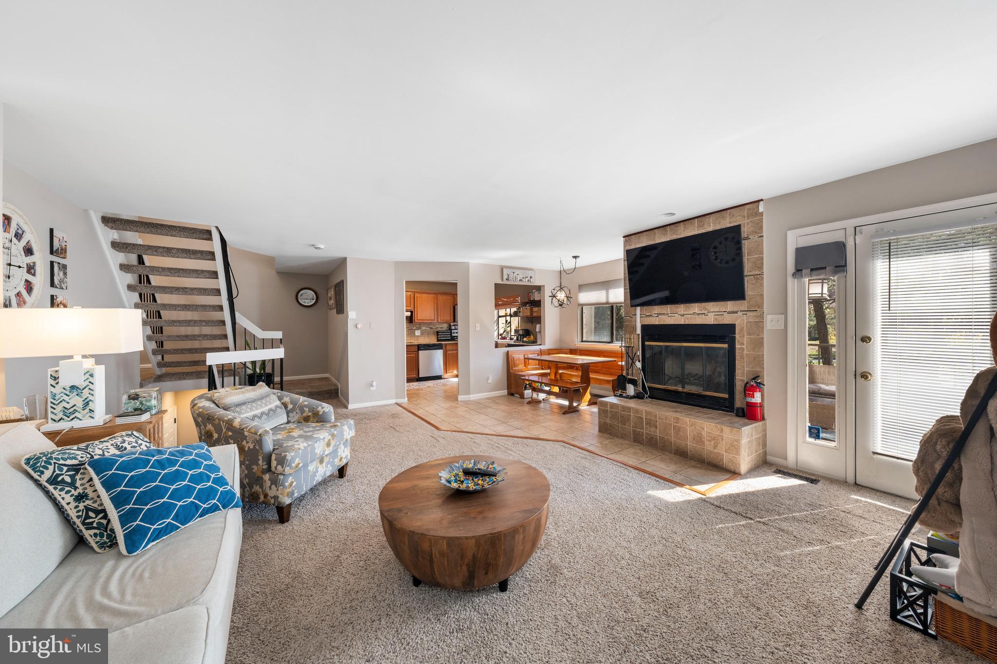 213 Augusta Circle Mount Laurel, NJ 08054 - Photo 4 of 23