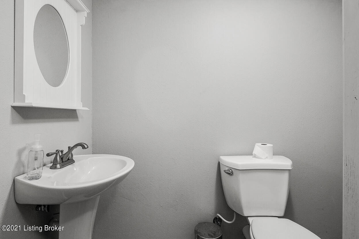 5411 Layne Road Louisville, KY 40219 - Photo 41 of 45 40
