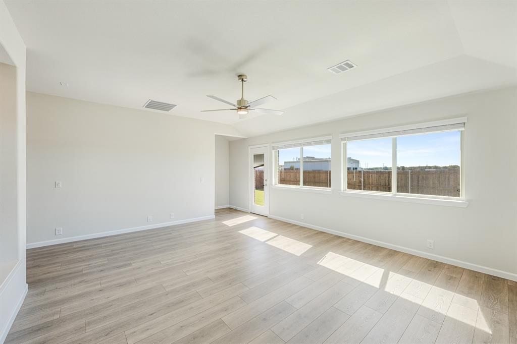 204 Eagle Vw Lane Commerce, TX 75428 - Photo 15 of 38